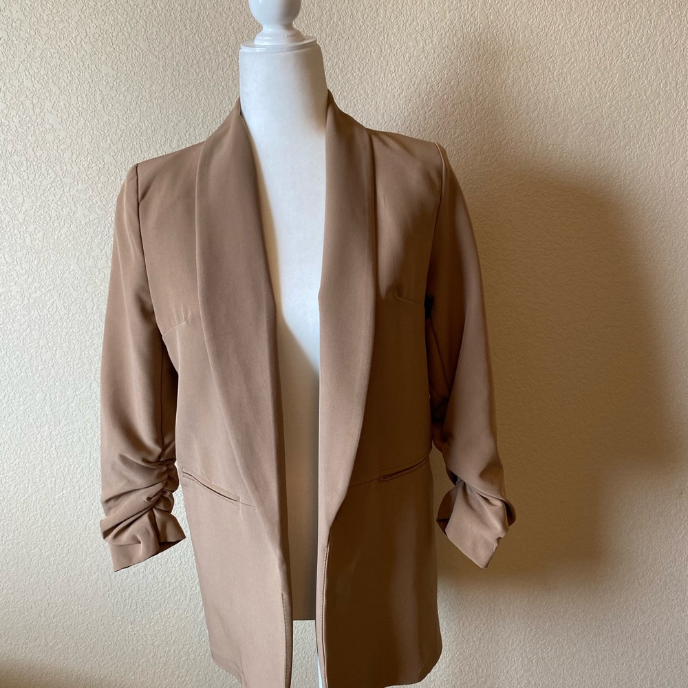 Elegant Tan Women's Blazer